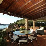Faraglioni Fronte Villa