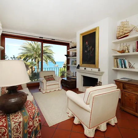 Faraglioni Fronte Villa