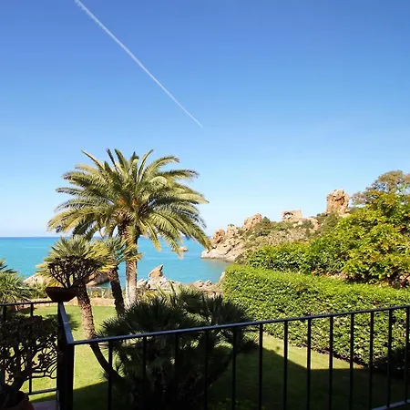 Faraglioni Fronte Villa *