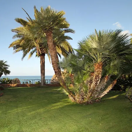 Faraglioni Fronte Cefalù
